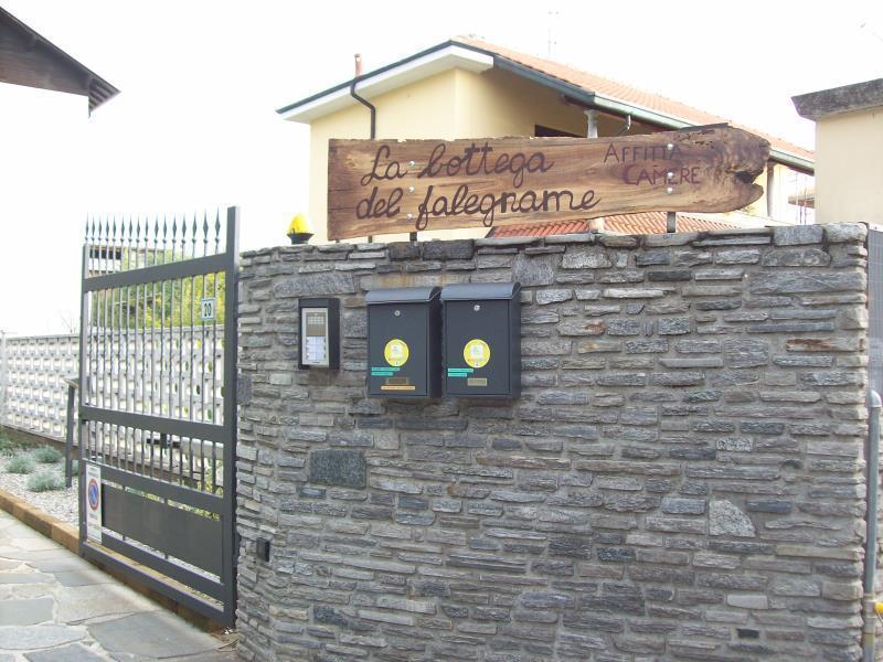 La Bottega Del Falegname Vanzaghello Exterior foto